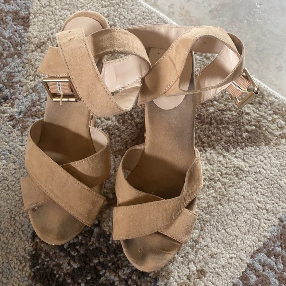 Heels - Picture 3 of 6